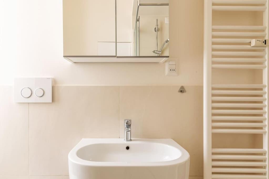 Studio Apartment Brera Milano Esterno foto